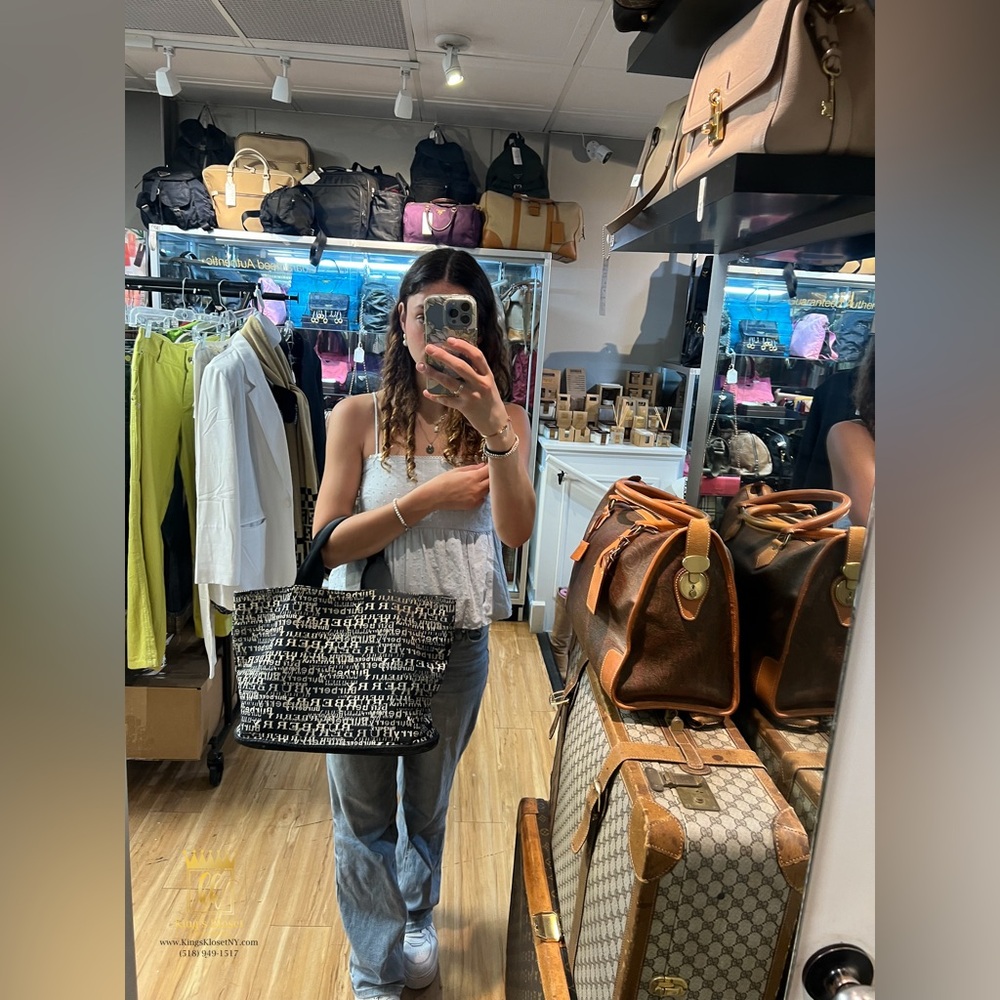 Burberry Tote Bag - Picture 16 of 16